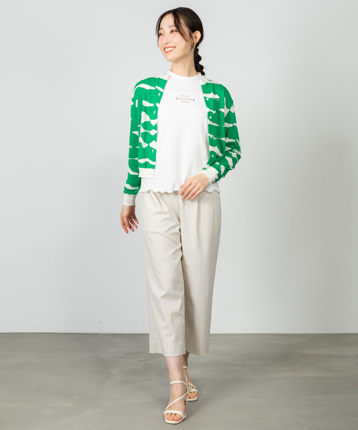 モデル着用画像(ホワイト)