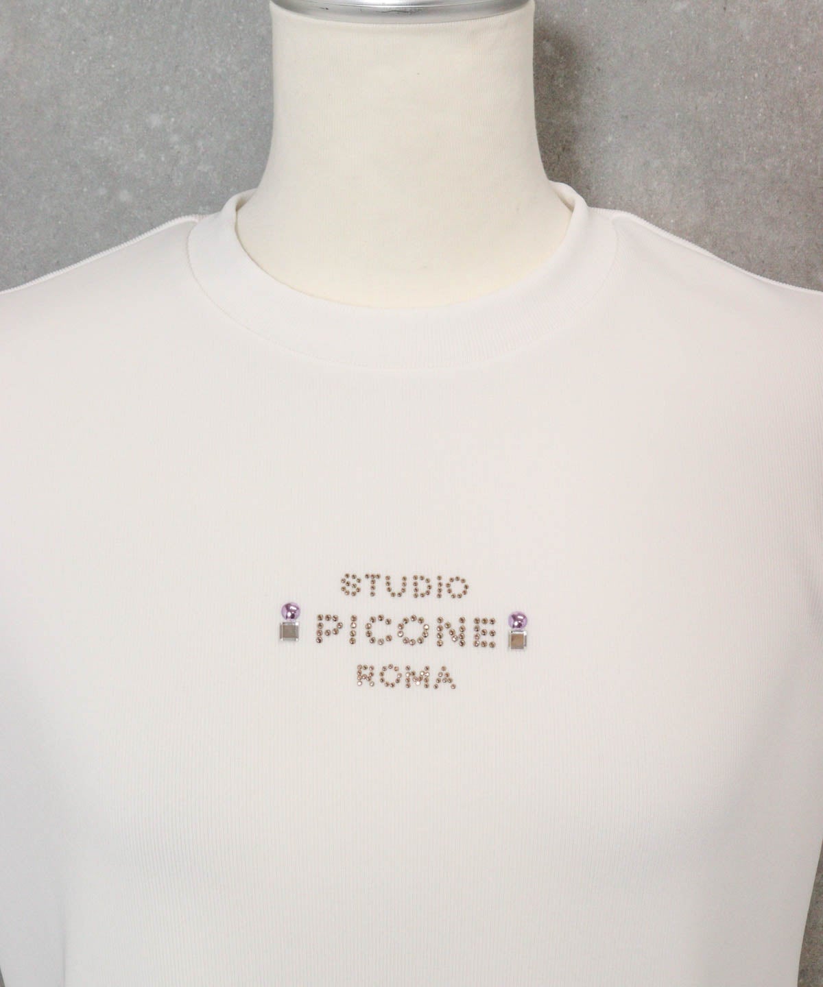 首元(ホワイト)