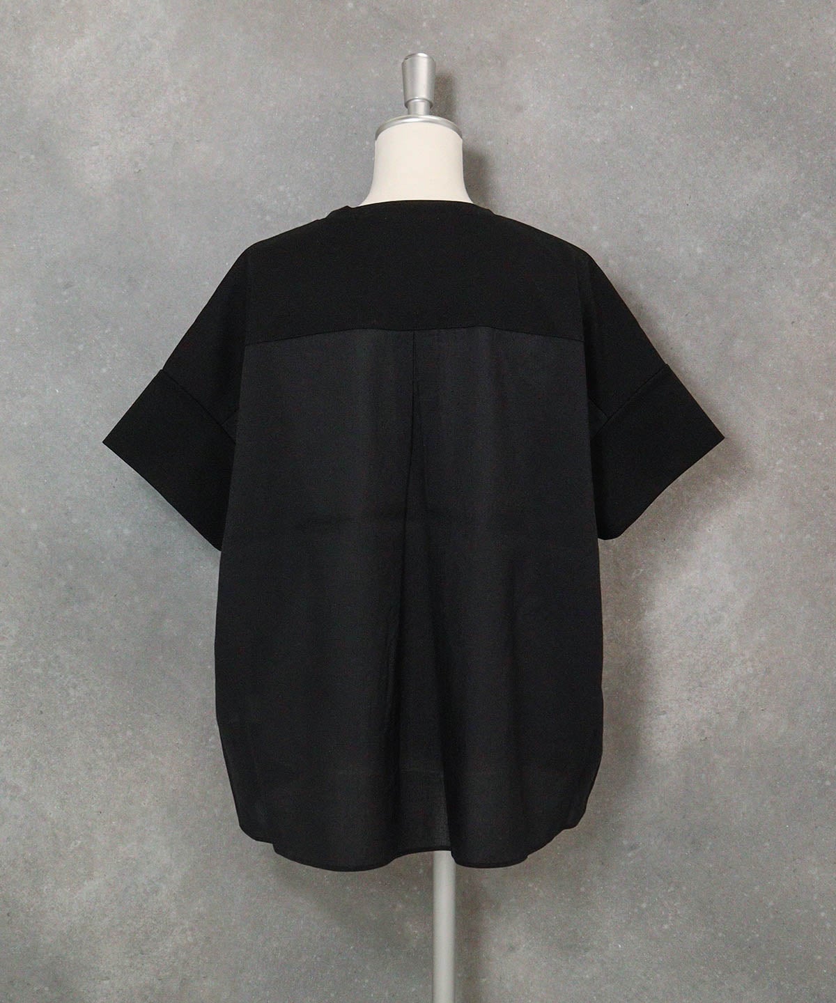 コットン100％前後切替プルオーバー(ブラック)後ろ