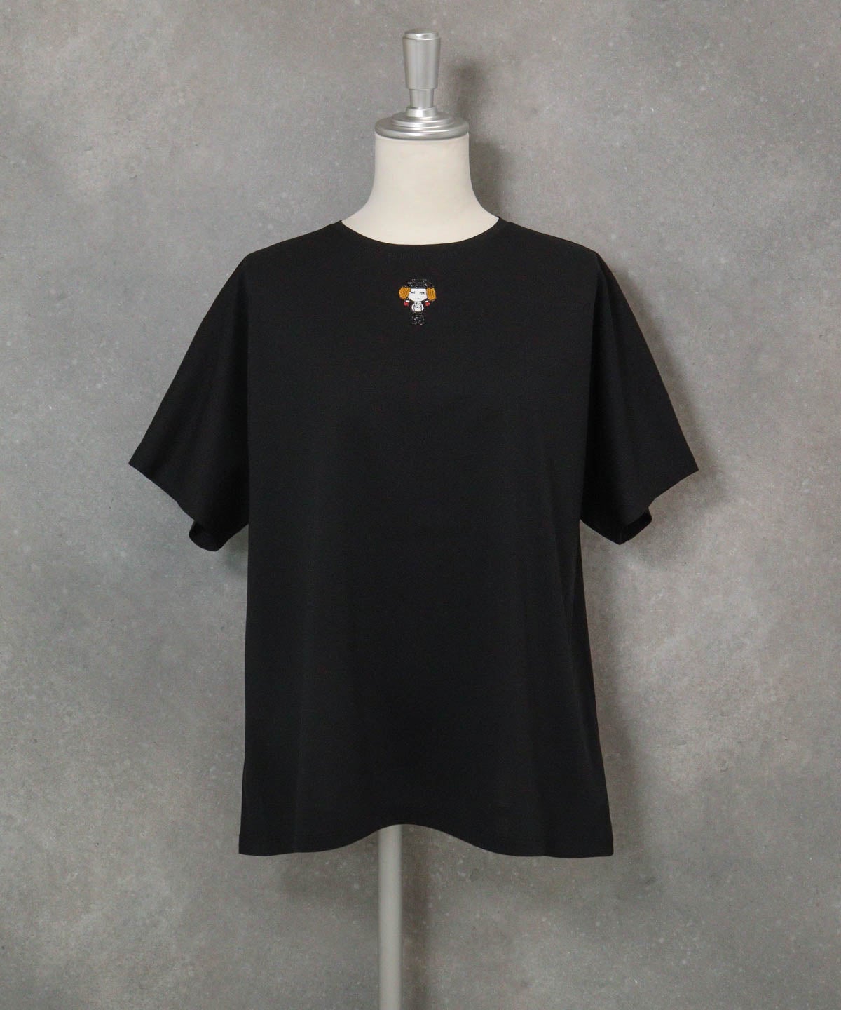 コットン混ビーズワッペンプルオーバー(ブラック)前