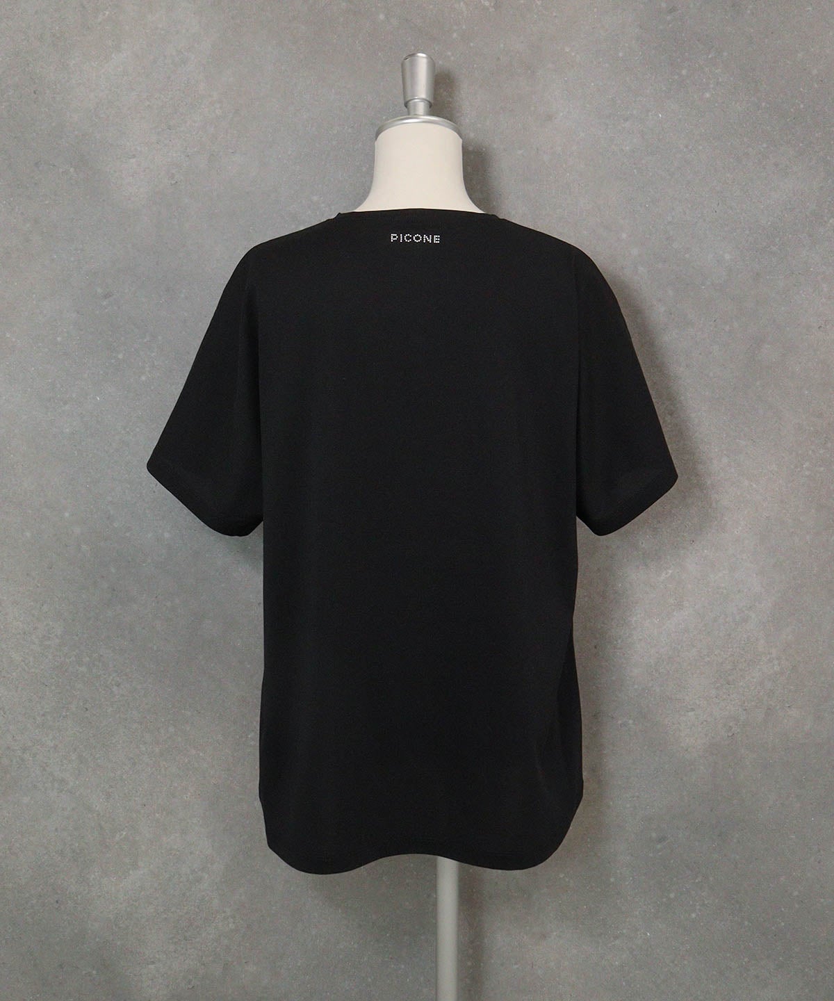 コットン混ビーズワッペンプルオーバー(ブラック)後ろ