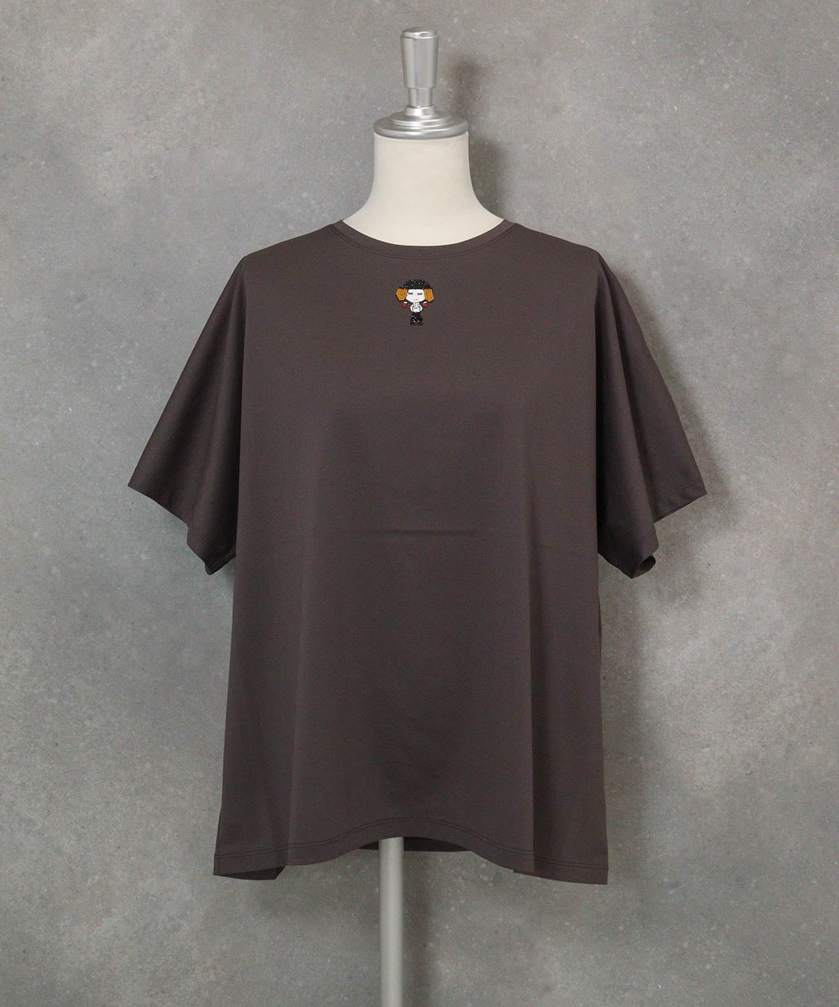 コットン混ビーズワッペンプルオーバー(ブラウン)前