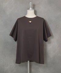 コットン混ビーズワッペンプルオーバー(ブラウン)前