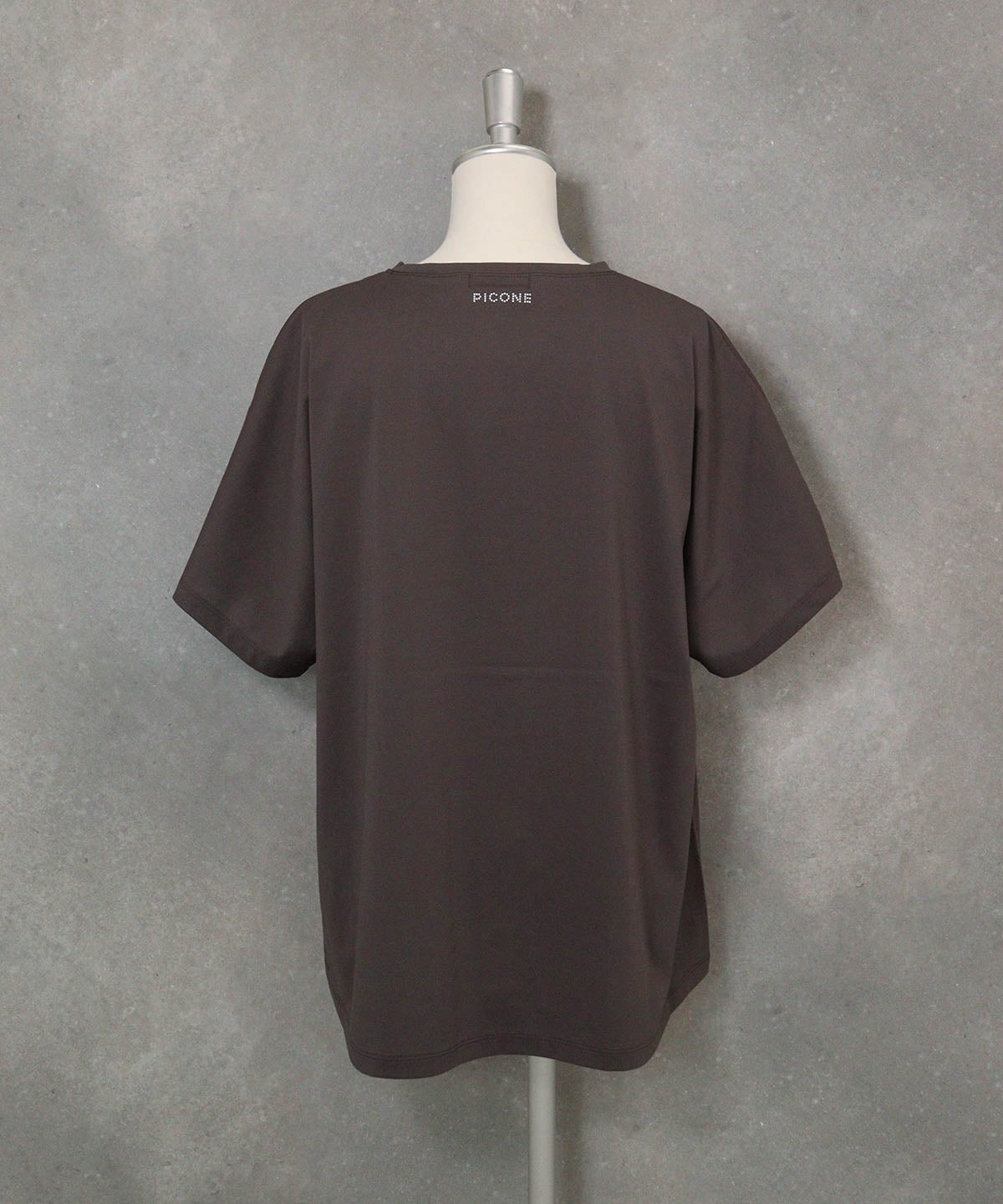 コットン混ビーズワッペンプルオーバー(ブラウン)後ろ