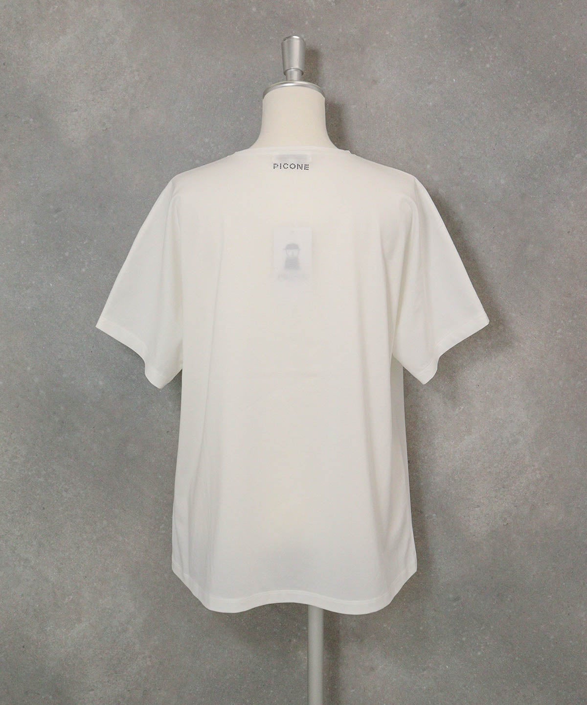 コットン混ビーズワッペンプルオーバー(ホワイト)後ろ