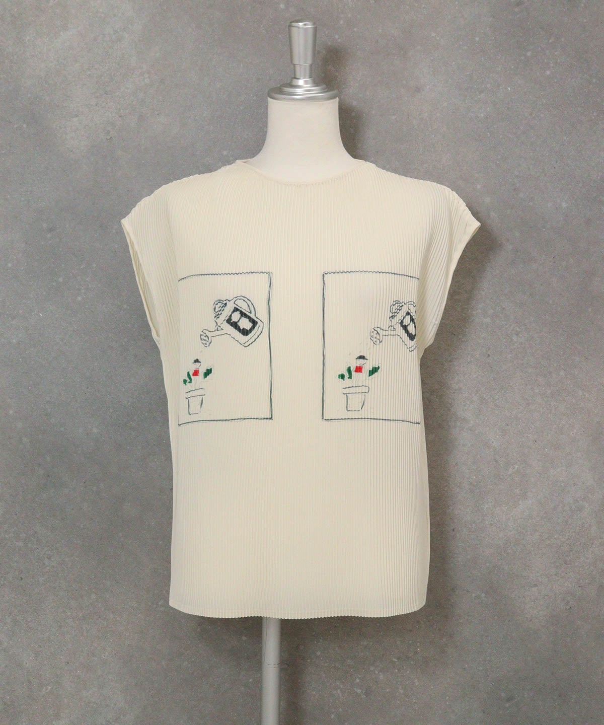 プリーツノースリプルオーバー(ベージュ)前