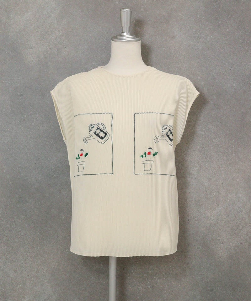 プリーツノースリプルオーバー(ベージュ)前