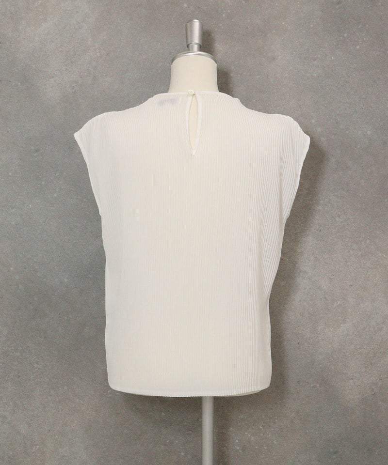 プリーツノースリプルオーバー(ホワイト)後ろ