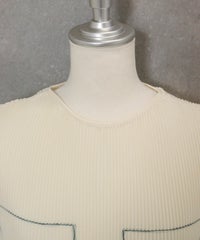 首元(ベージュ)