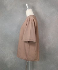 コットン100％裾ドロストプルオーバー(ブラウン)横