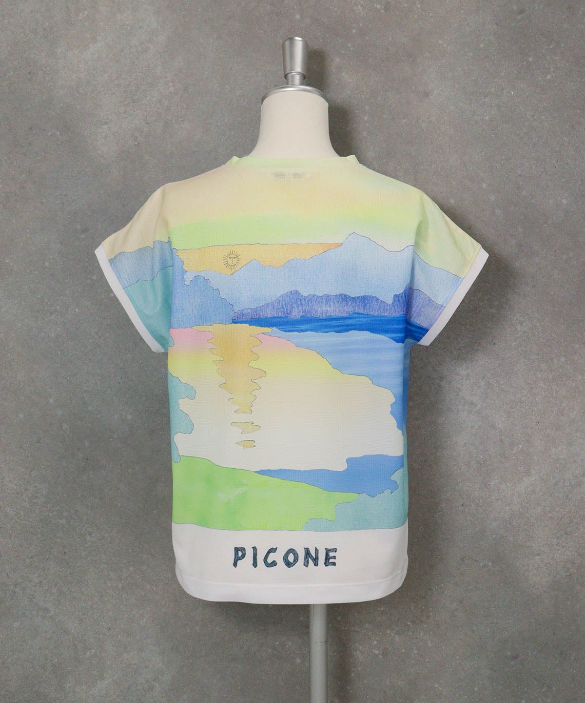 絵画風プリントプルオーバー(イエロー)後ろ