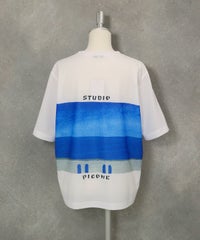 絵画風イラストプルオーバー(ホワイト)後ろ