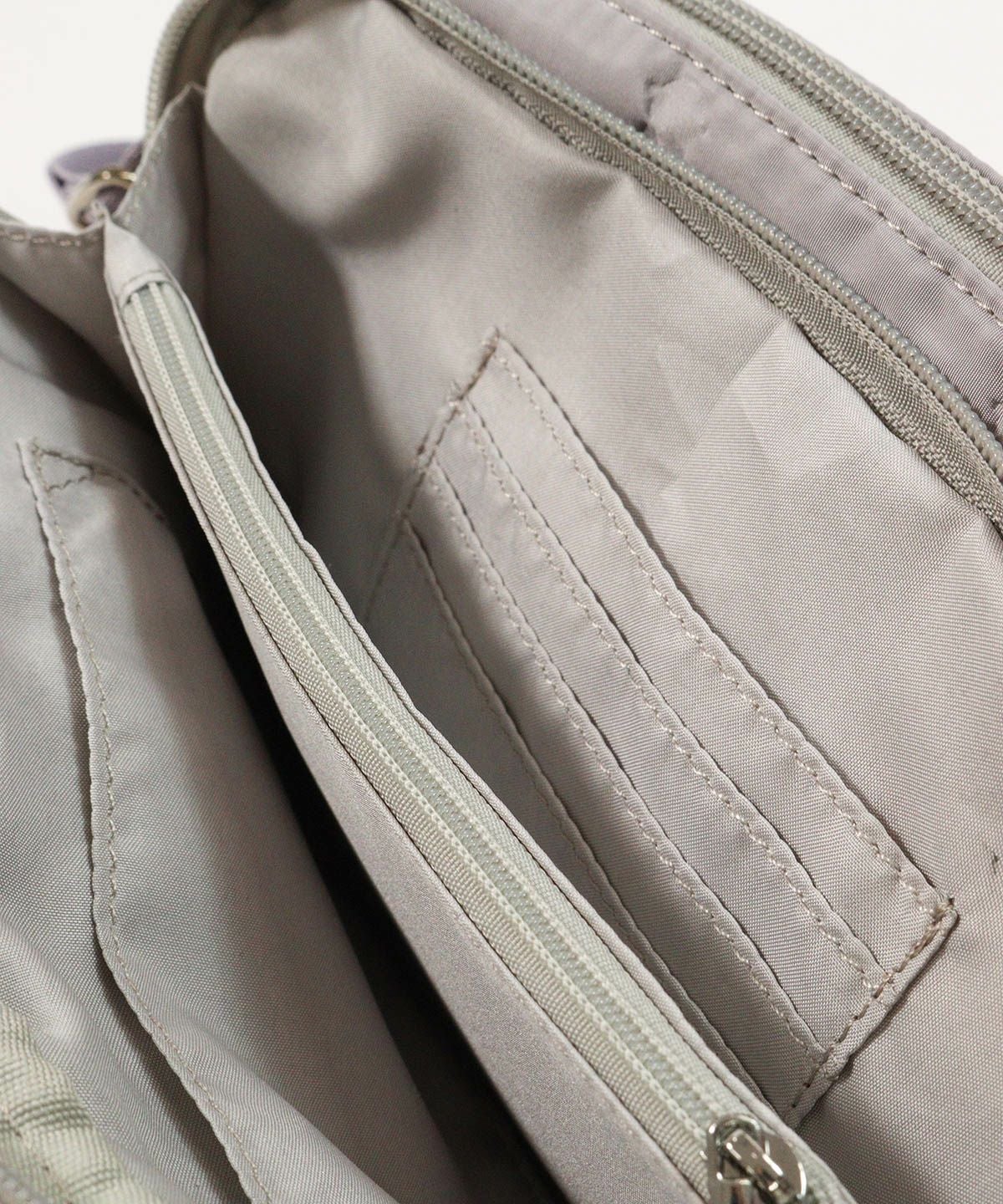 ウォレット部分（ライトグレー）