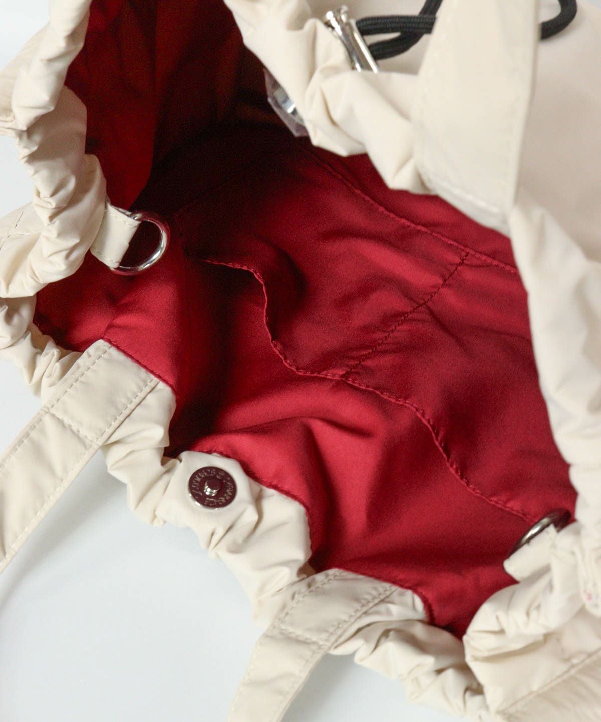 内側部分（ベージュ）