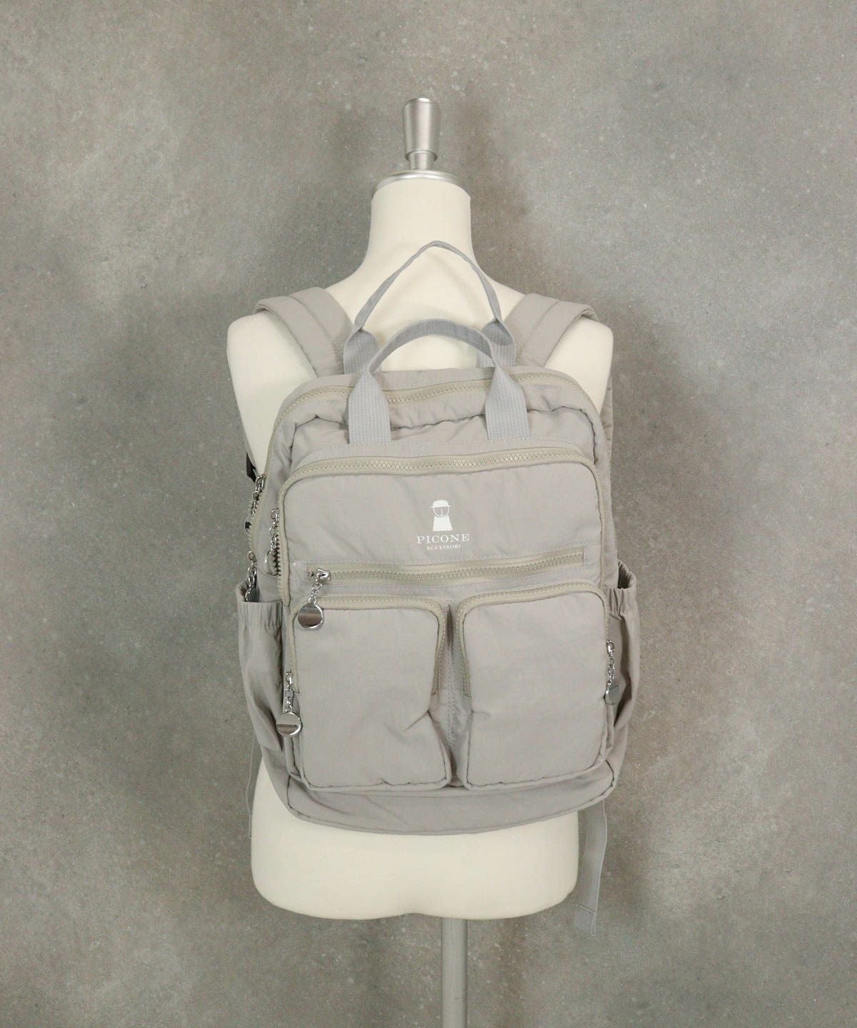 立体ポケットリュック（ライトグレー）