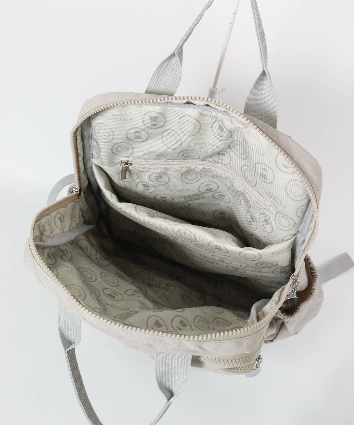 内側部分（ライトグレー）