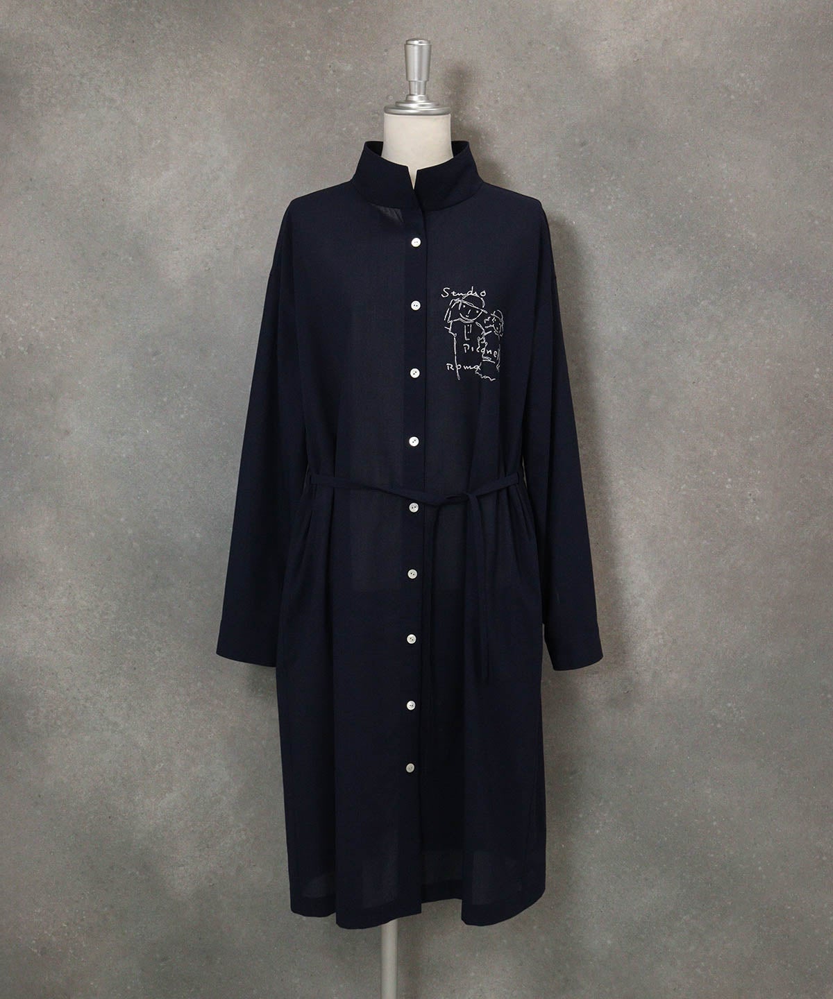 スタンドカラーシャツワンピース(ネイビー)前