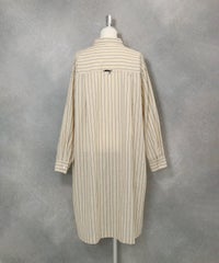 綿麻ストライプシャツワンピース(ベージュ)後ろ