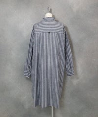 綿麻ストライプシャツワンピース(ネイビー)後ろ