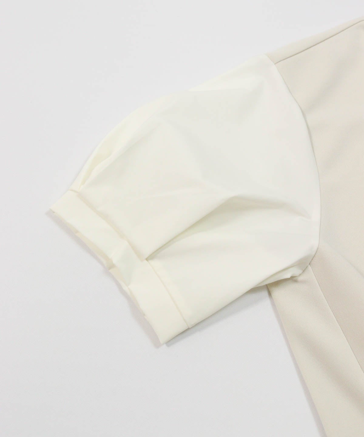 袖口(ベージュ)