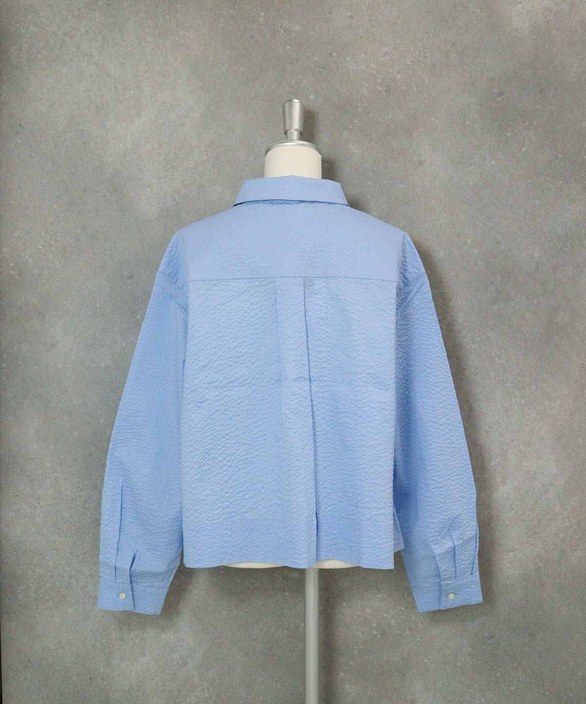 コットン100％シャツブルゾン後（ライトブルー）