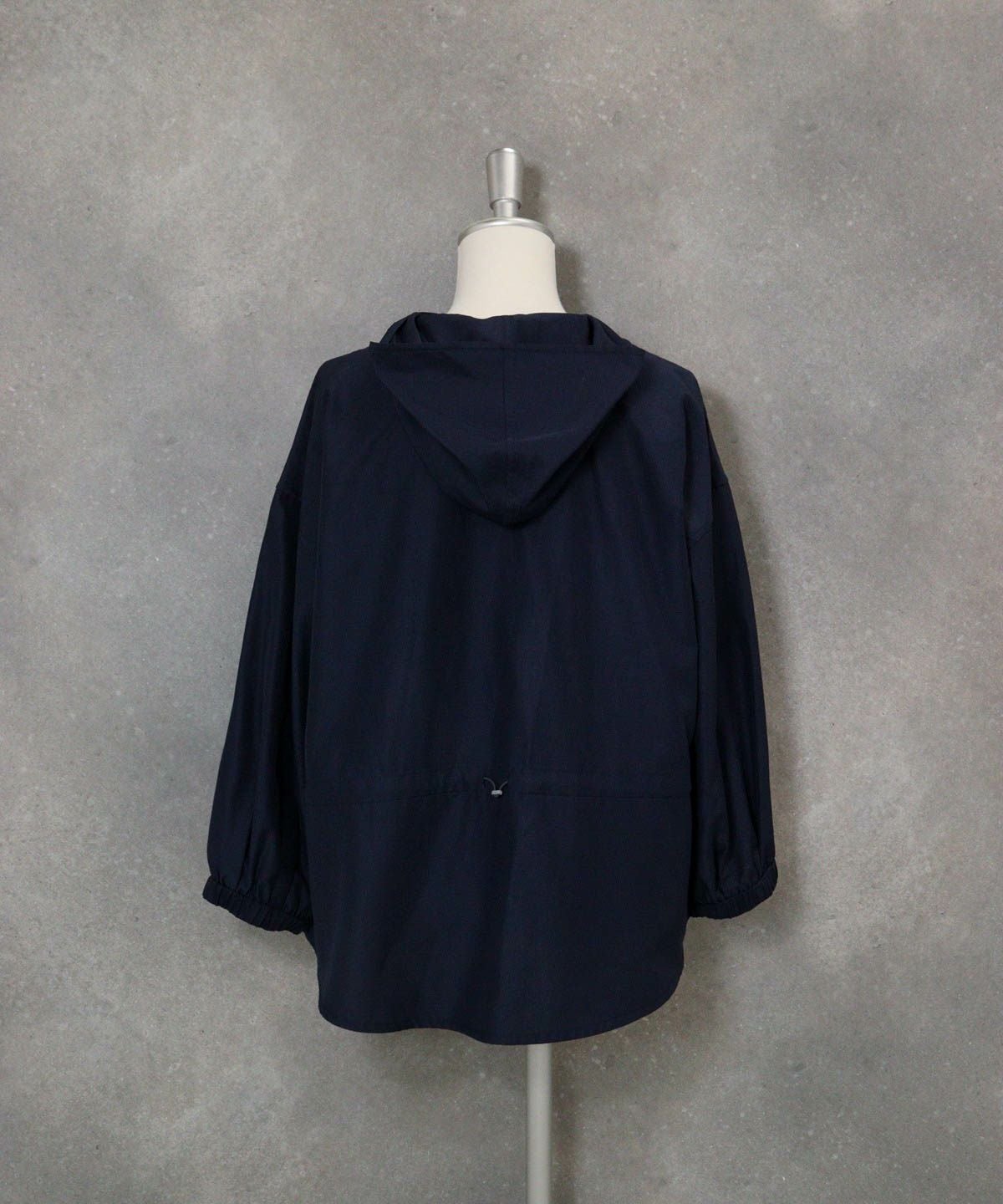 フロントフリルブルゾン後（ネイビー）