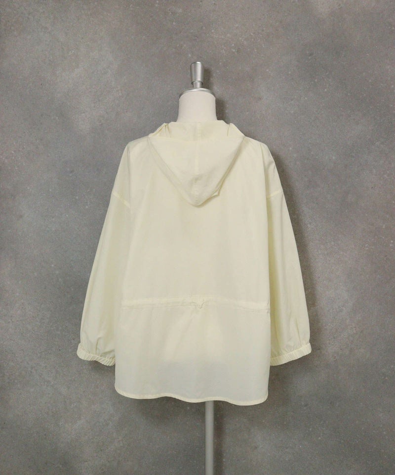 フロントフリルブルゾン後（クリーム）