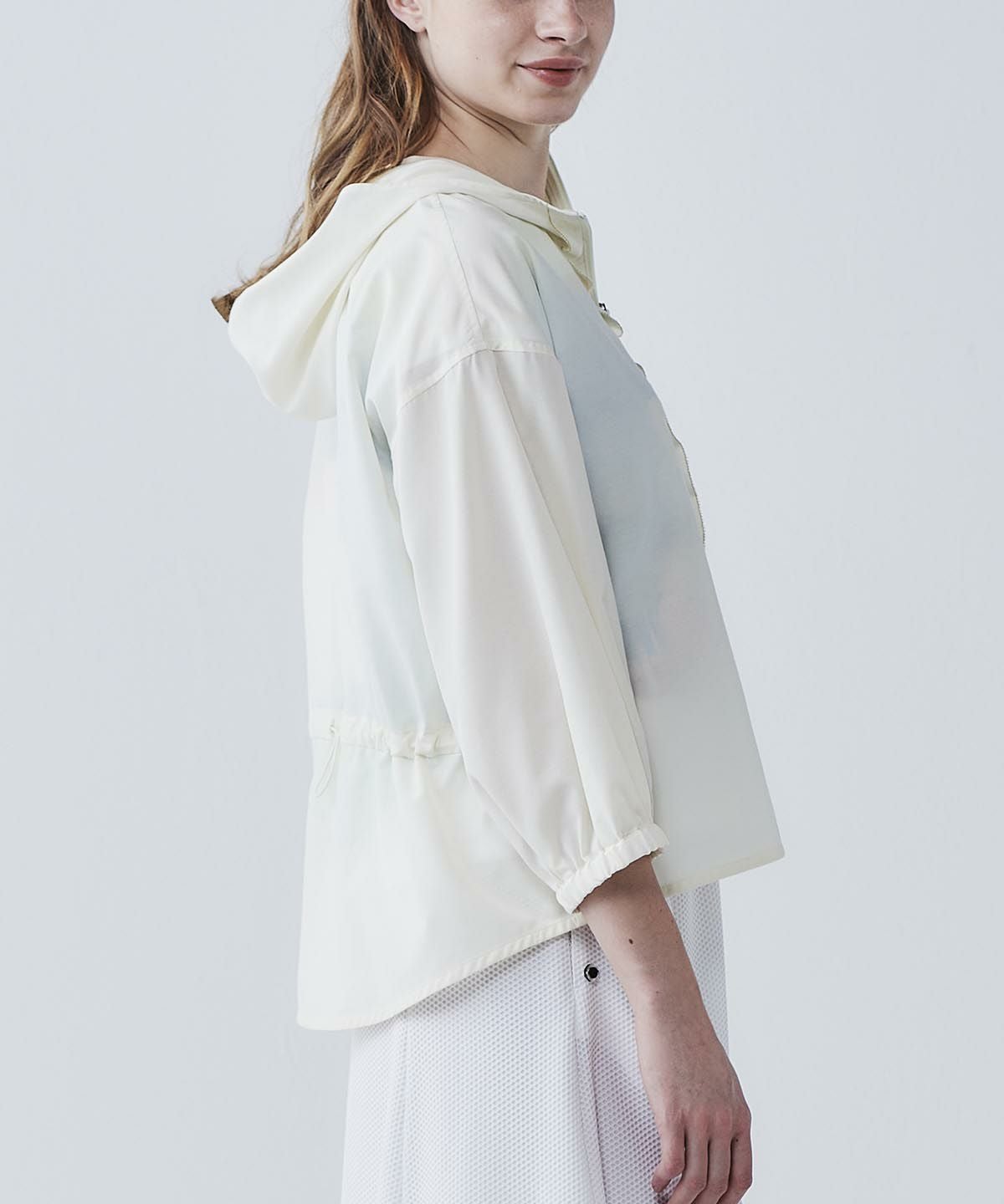 モデル着用画像（クリーム）