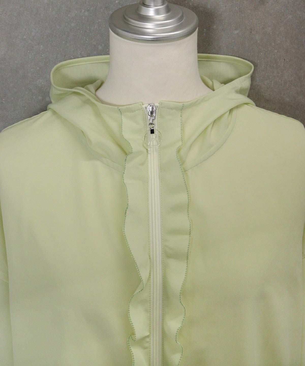 首元部分（ライトグリーン）