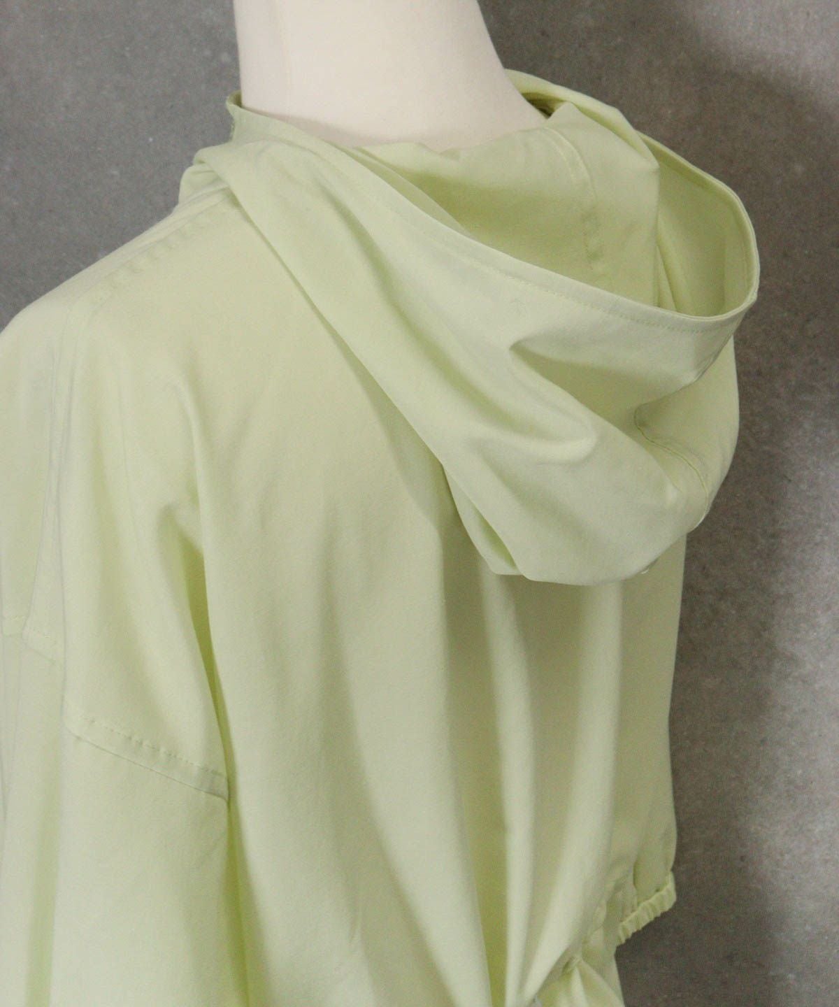 フード部分（ライトグリーン）