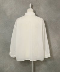 綿麻混カットワーク刺繍シャツ後（ホワイト）