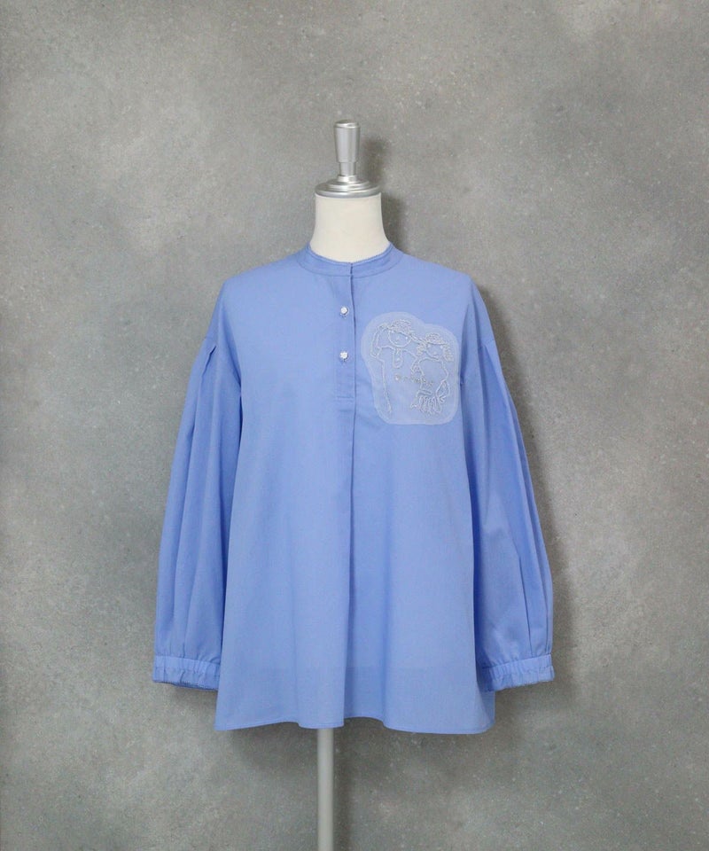 コットン混チュール刺繍速乾ブラウス（ブルー）