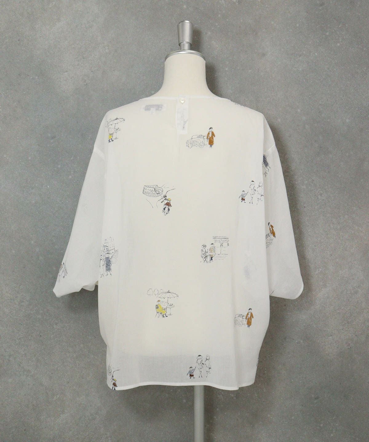 コットン100％ミニイラストプルオーバー後（ホワイト）