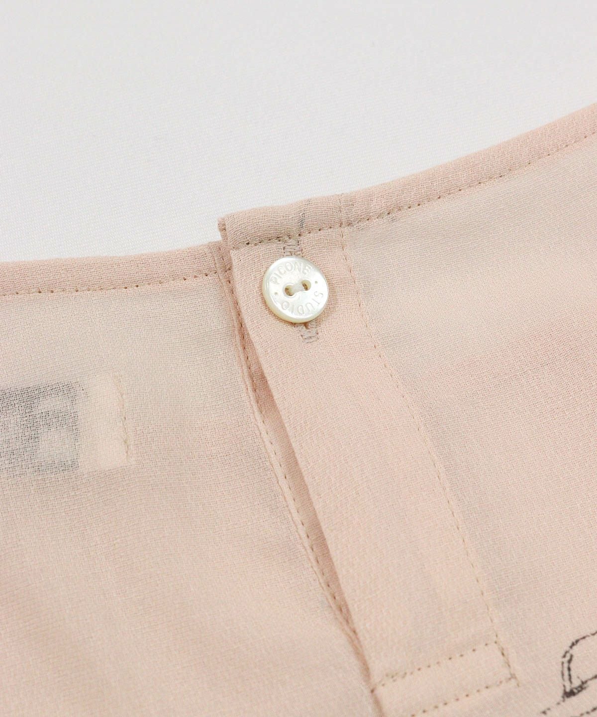 ボタン部分（ピンク）