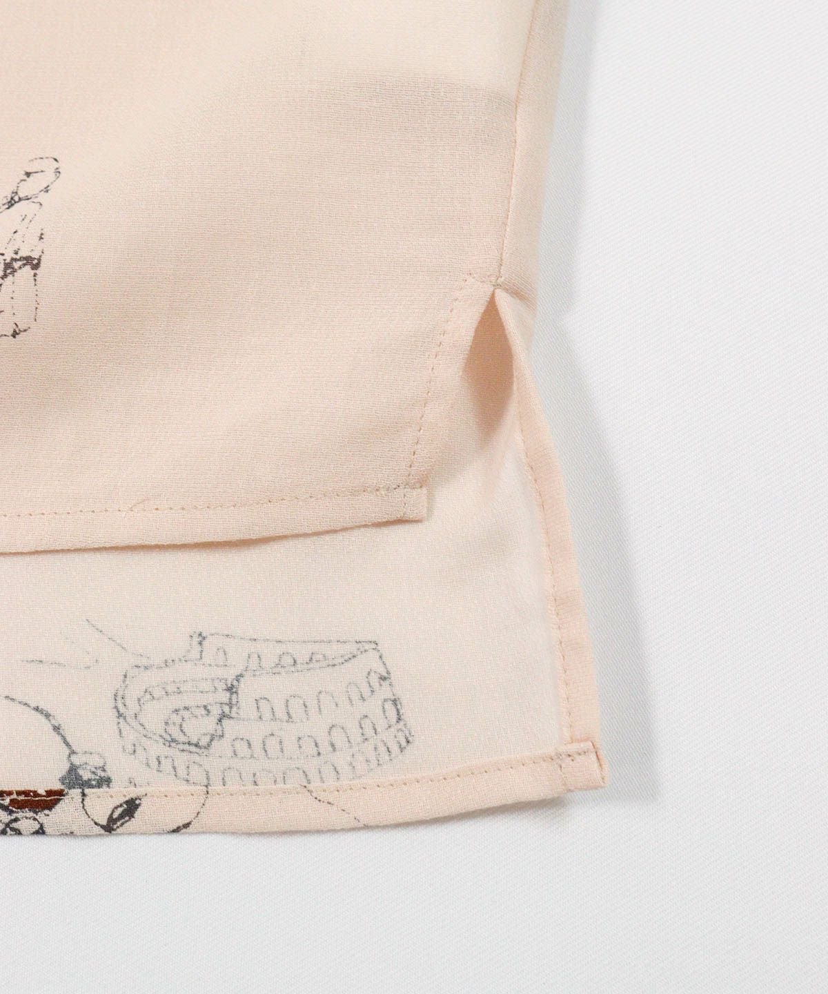 裾部分（ピンク）