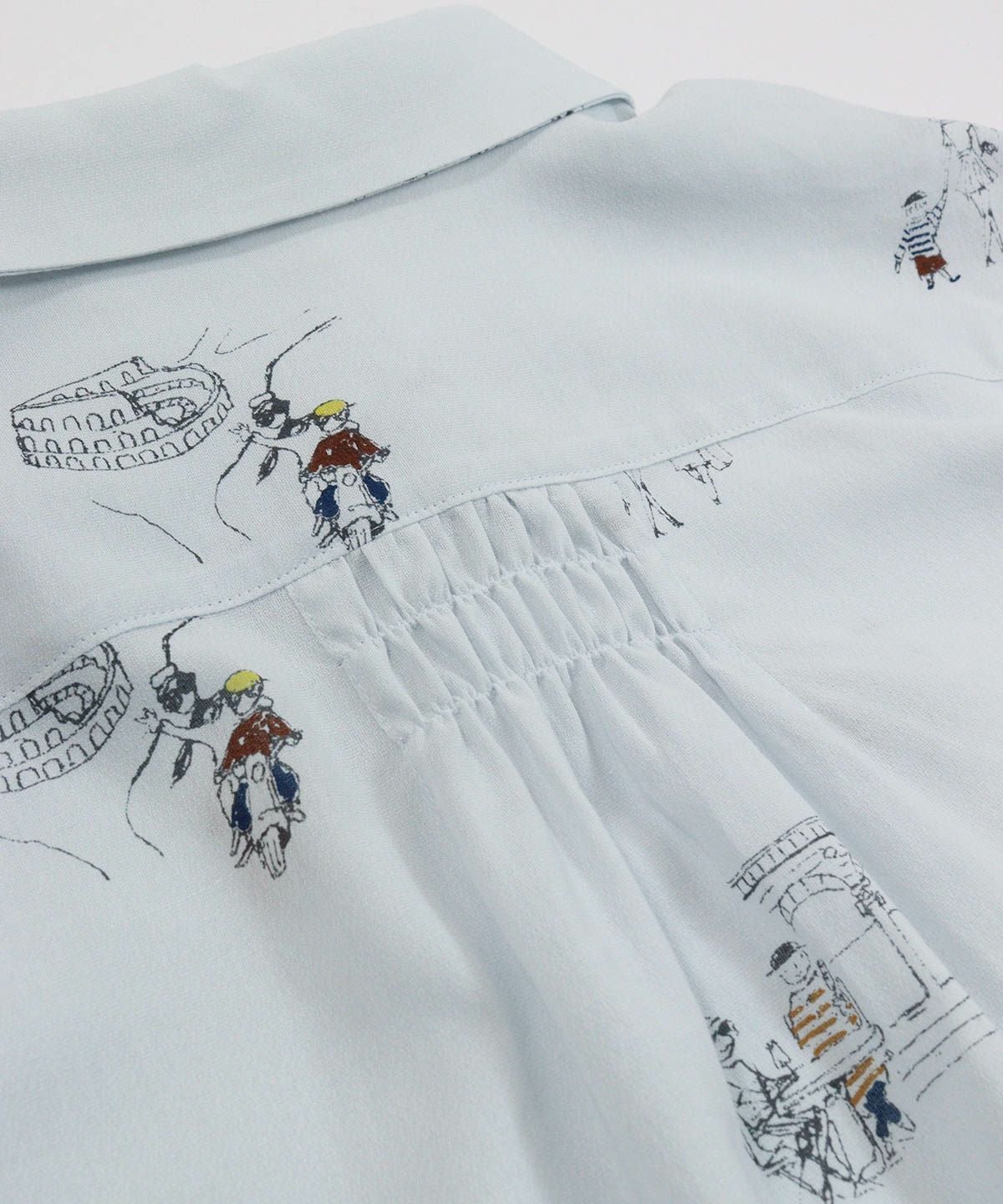 ギャザー部分（ブルー）