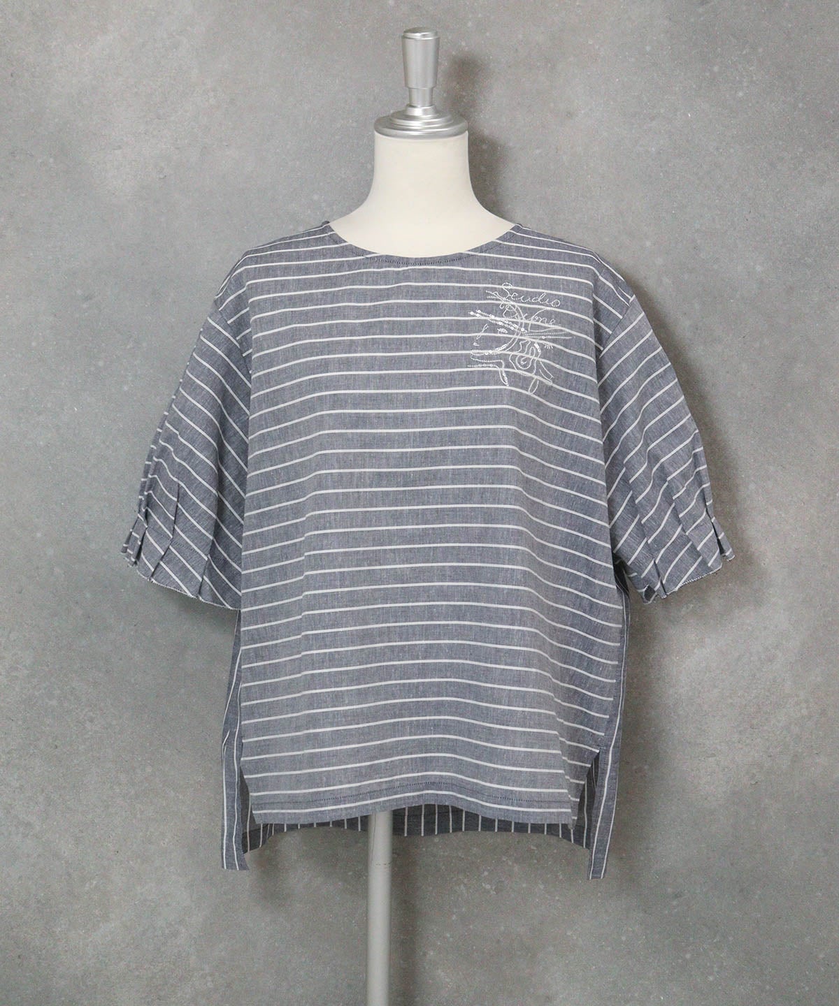 フリル袖綿麻ブラウス(ネイビー)前