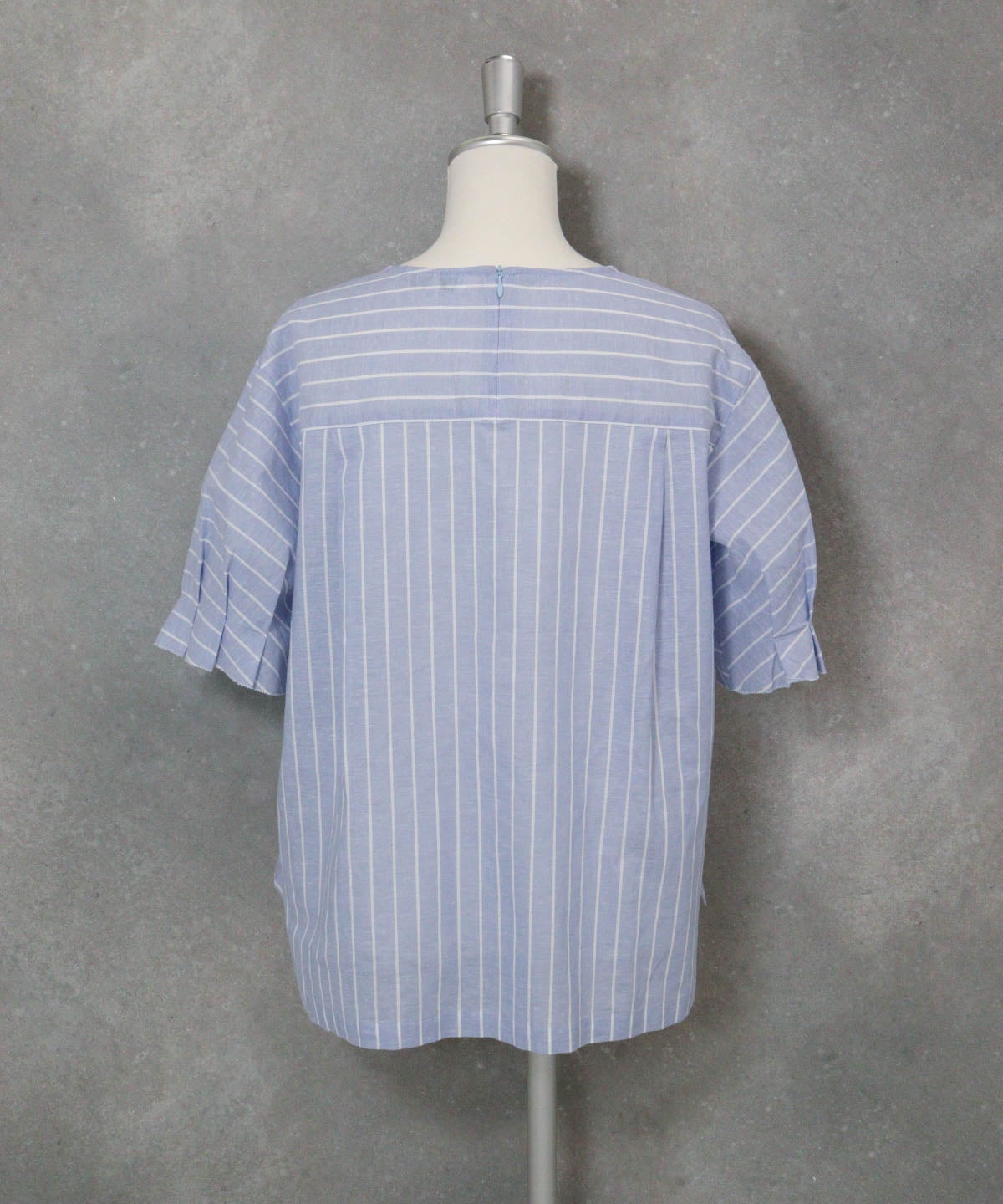 フリル袖綿麻ブラウス(ブルー)後ろ