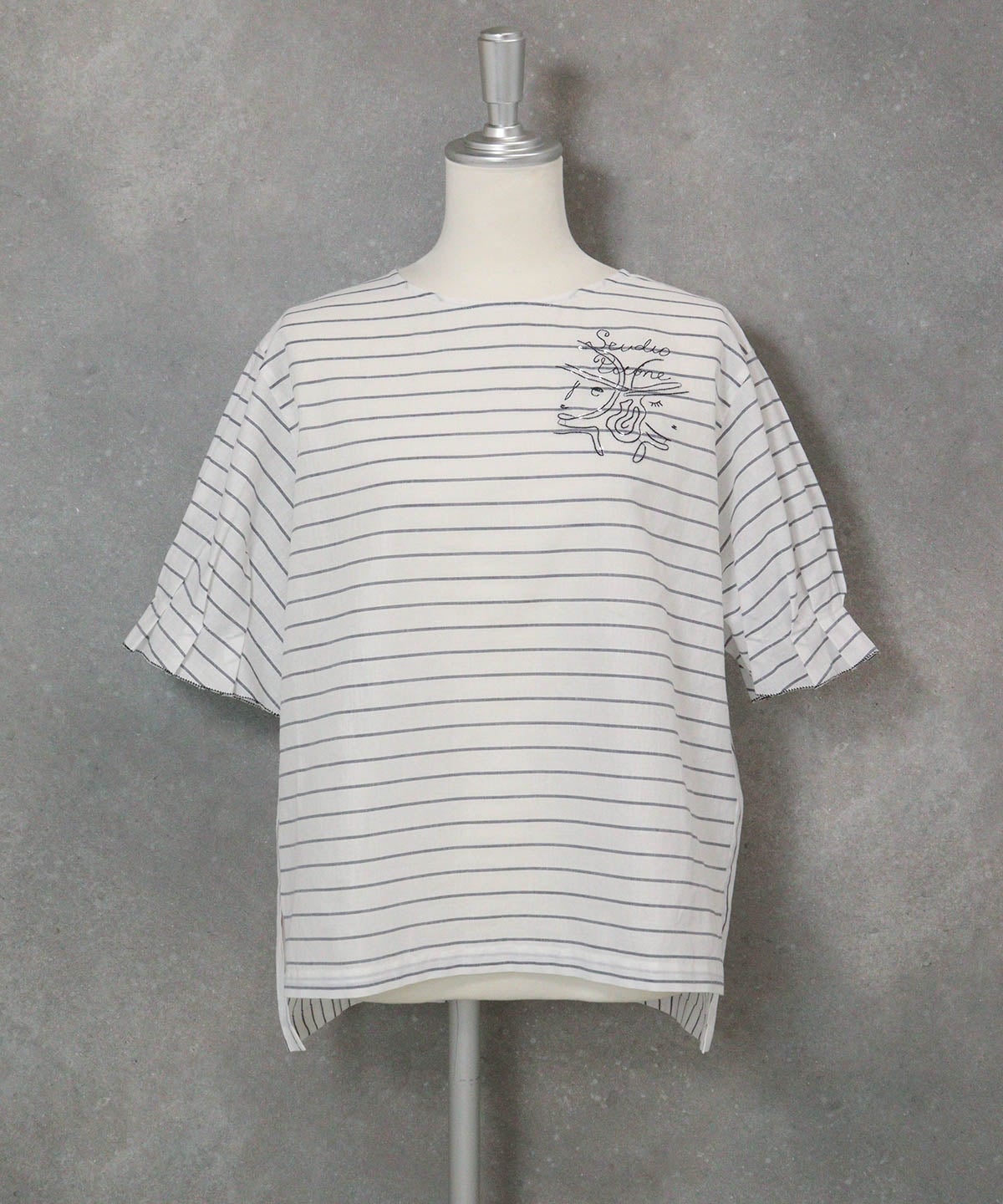 フリル袖綿麻ブラウス(ホワイト)前