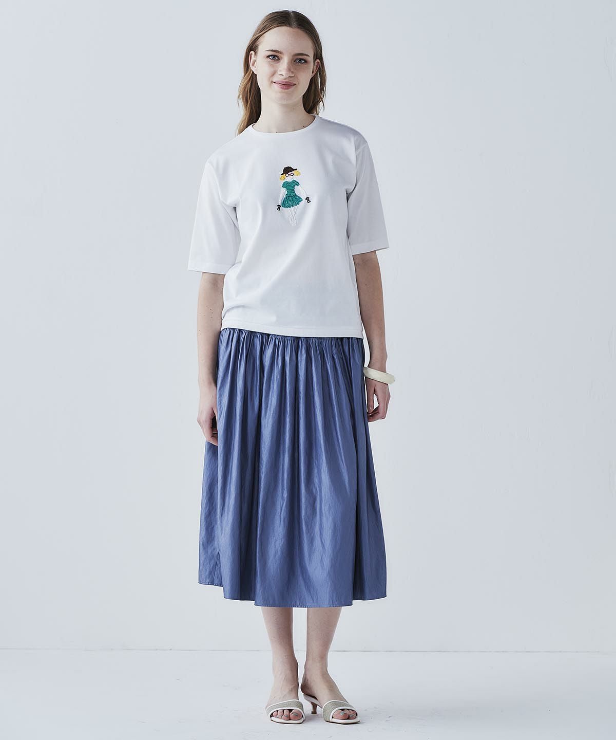 モデル着用画像（ブルー）