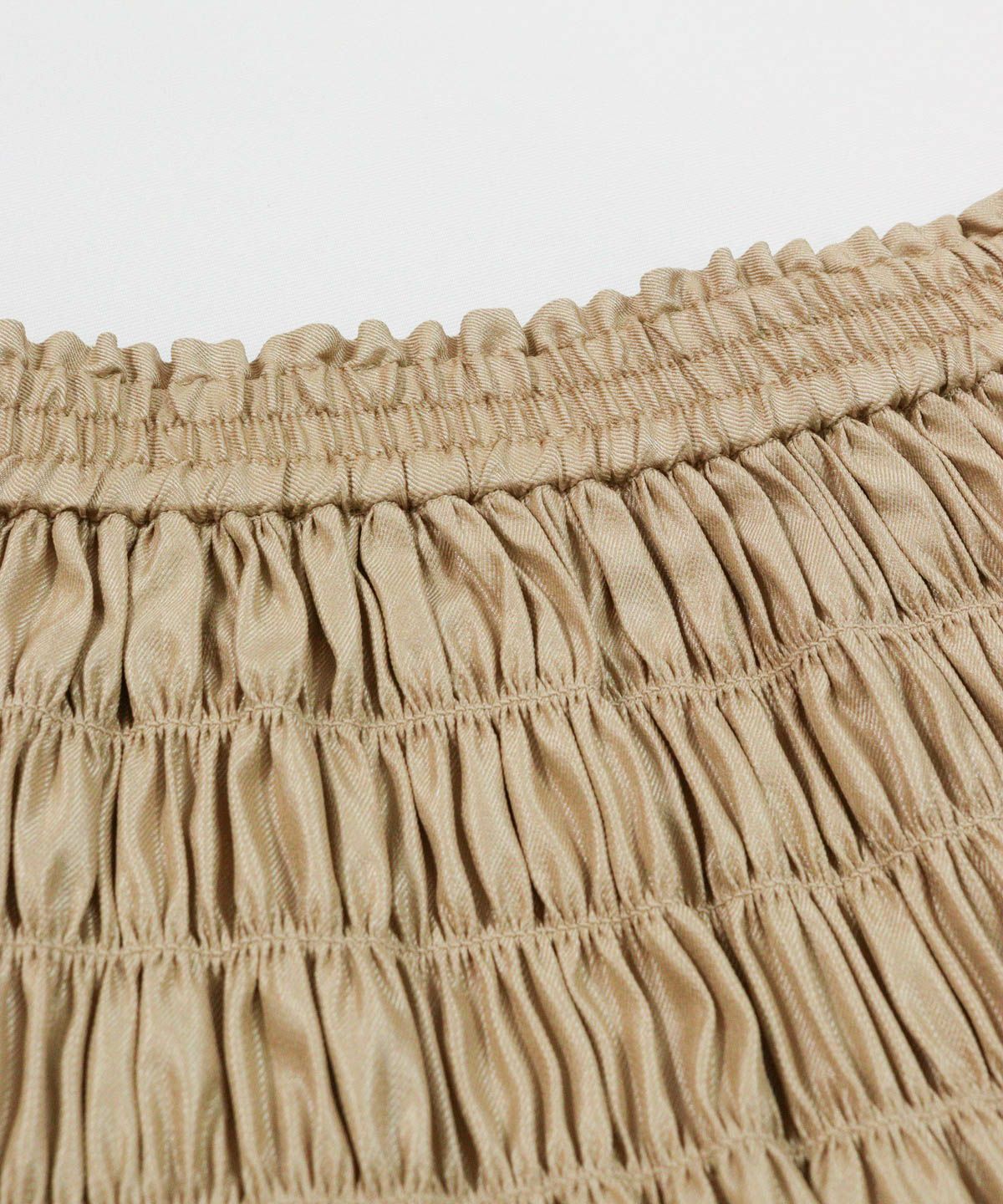 ギャザー部分（ベージュ）