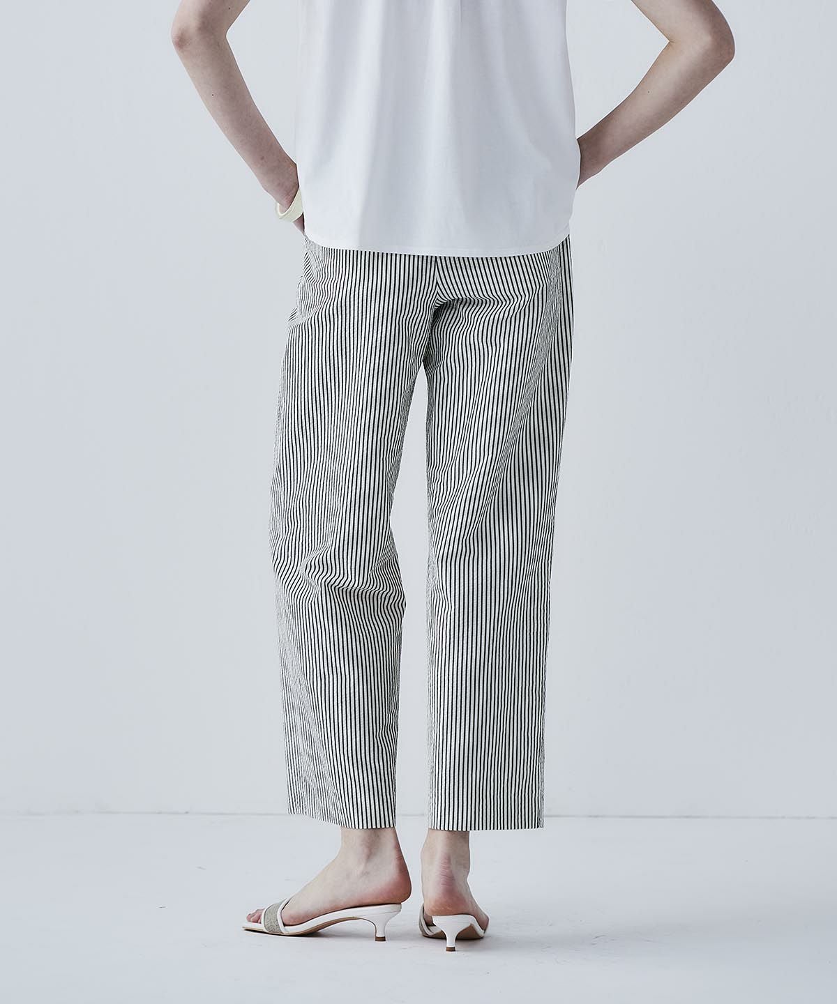 モデル着用画像（ブラック）