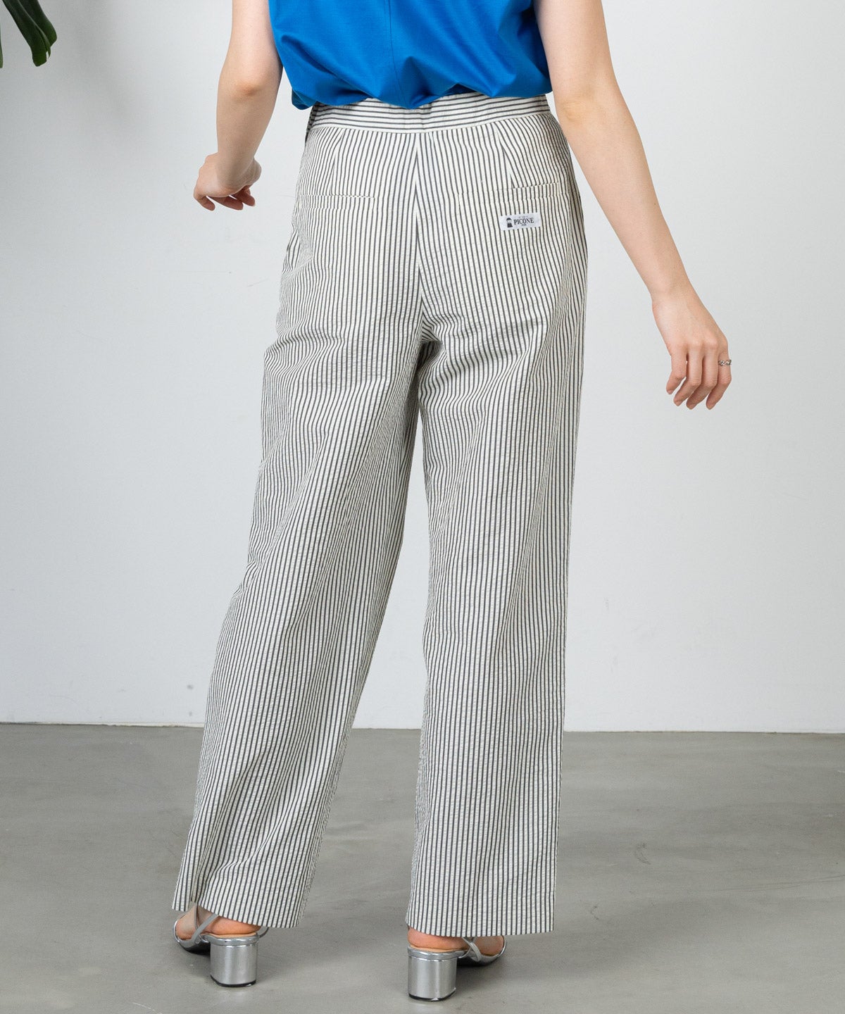 モデル着用画像（ブラック）