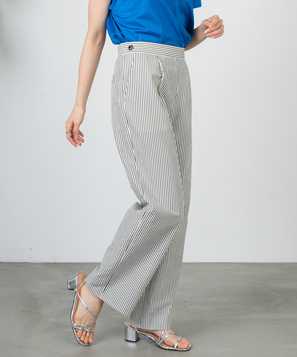 モデル着用画像（ブラック）