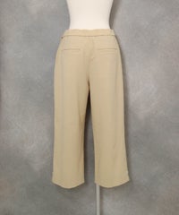 フロントタック八分丈パンツ(ライトブラウン)後ろ