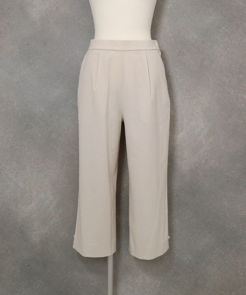 フロントタック八分丈パンツ(ベージュ)前