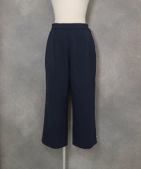 フロントタック八分丈パンツ(ネイビー)前