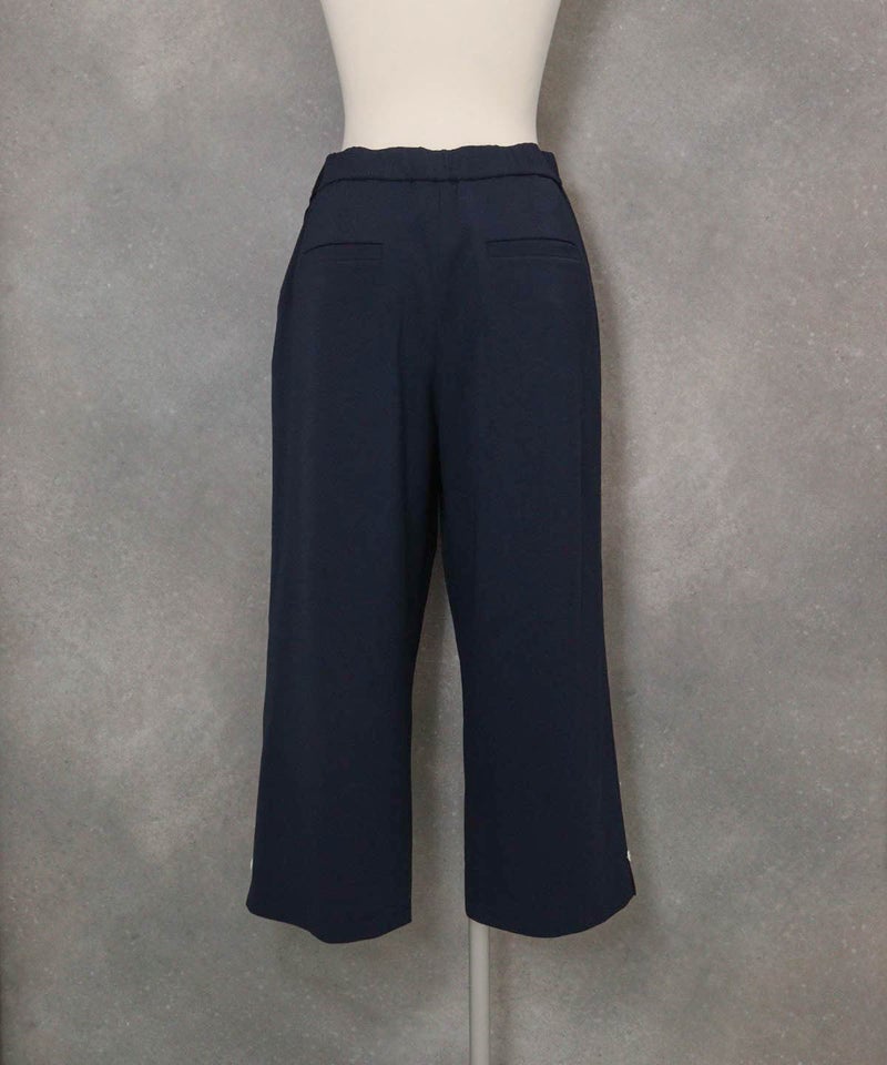 フロントタック八分丈パンツ(ネイビー)後ろ