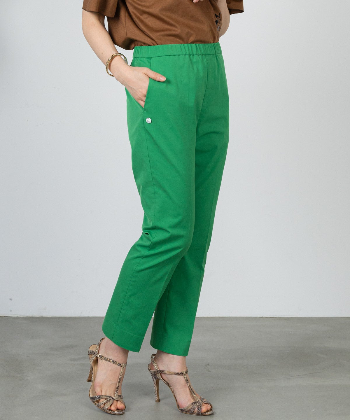 モデル着用画像（グリーン）