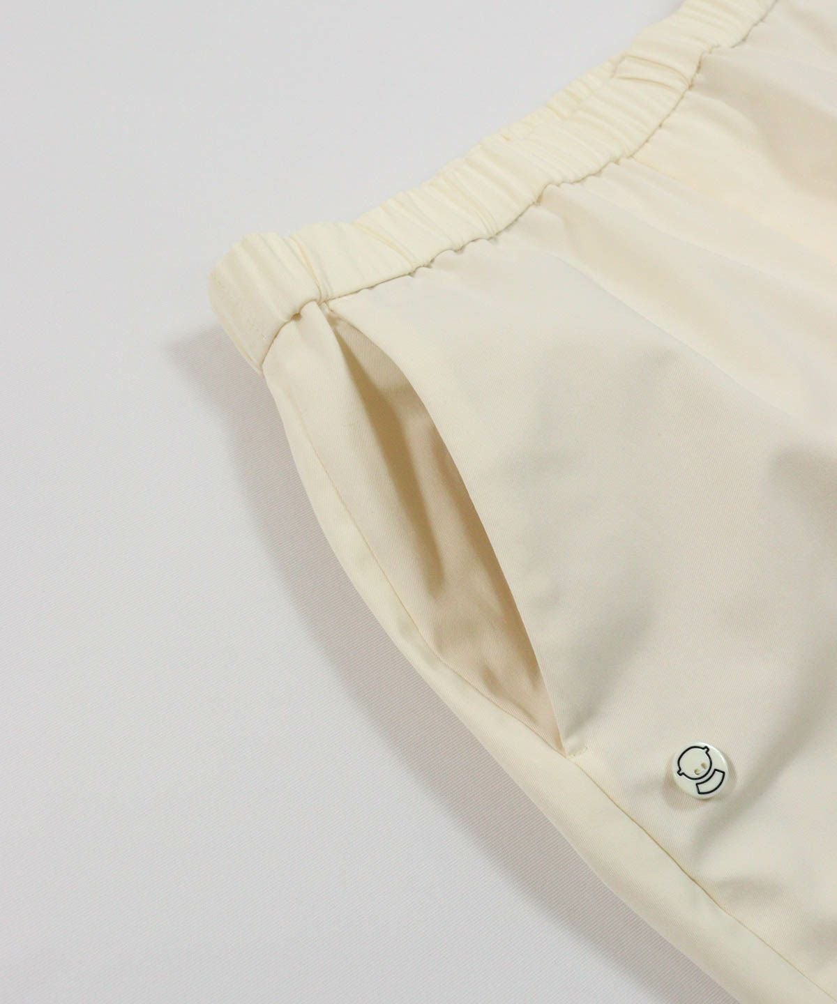 ポケット部分（ホワイト）